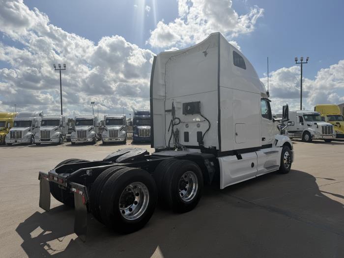 2022 Peterbilt 579-5