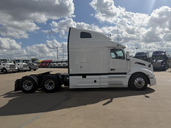 2022 Peterbilt 579-6