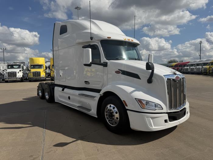 2022 Peterbilt 579-7
