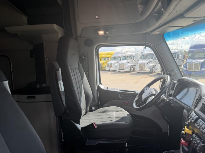 2022 Peterbilt 579-24