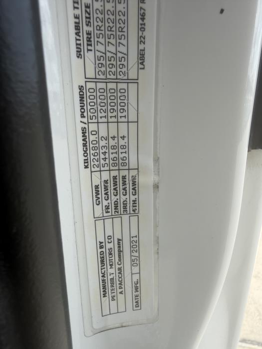 2022 Peterbilt 579-27