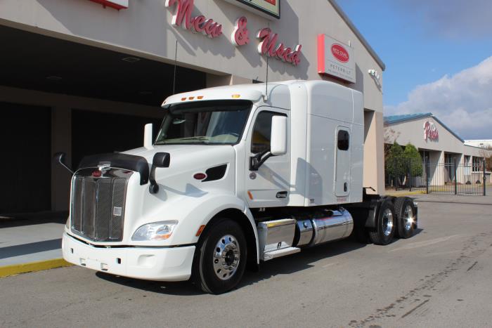 2022 Peterbilt 579-1