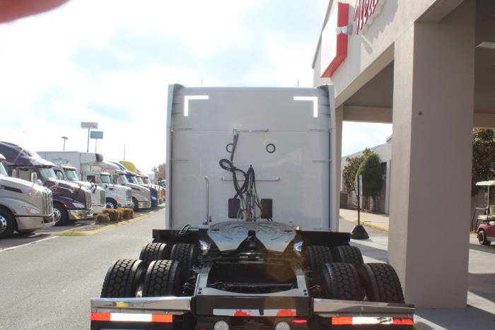 2022 Peterbilt 579-5