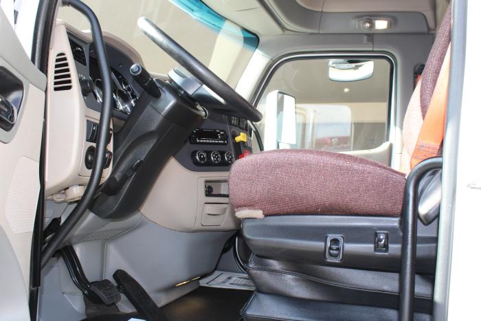 2022 Peterbilt 579-9