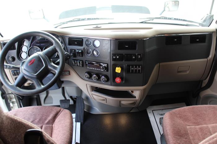 2022 Peterbilt 579-13