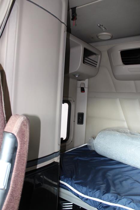 2022 Peterbilt 579-16