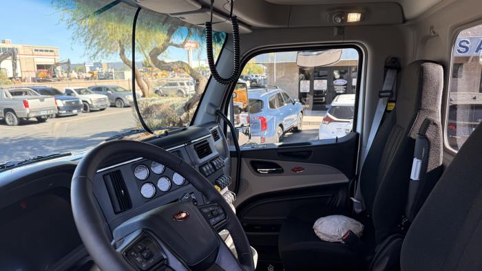 2026 Peterbilt 567-18