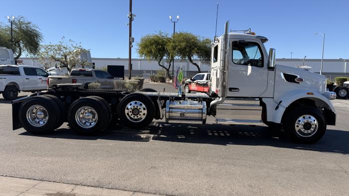 2026 Peterbilt 567-8