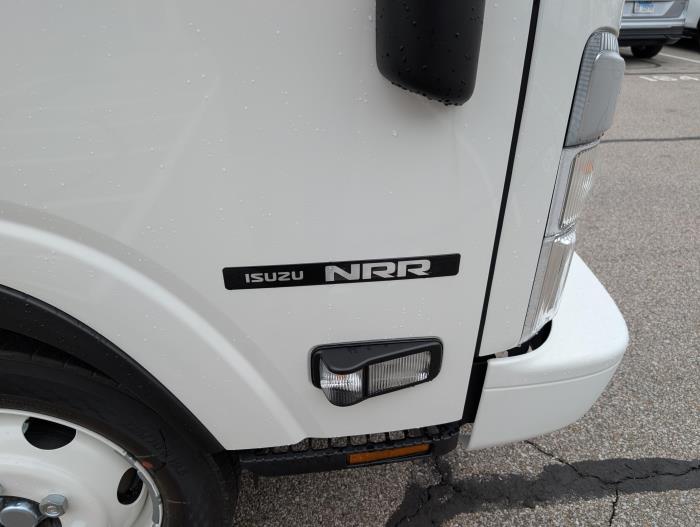 2026 Isuzu NRR-14