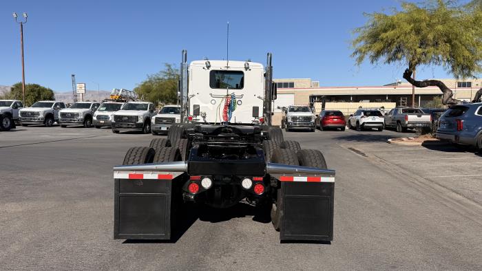 2026 Peterbilt 567-4