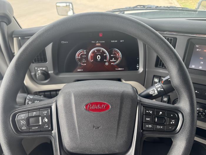 2025 Peterbilt 579-11