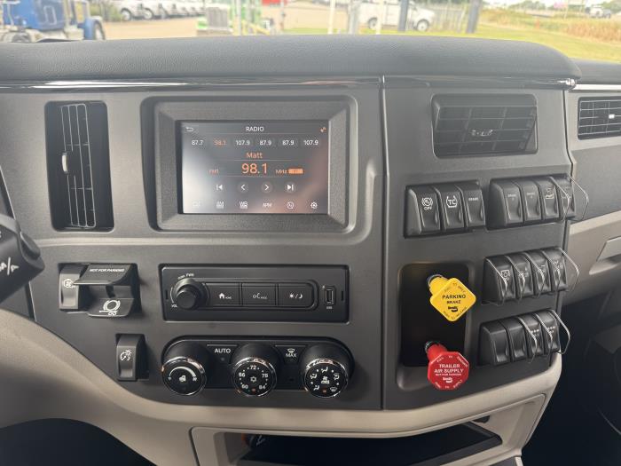 2025 Peterbilt 579-12