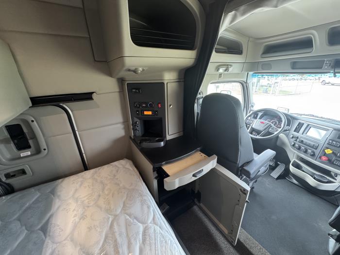 2025 Peterbilt 579-20