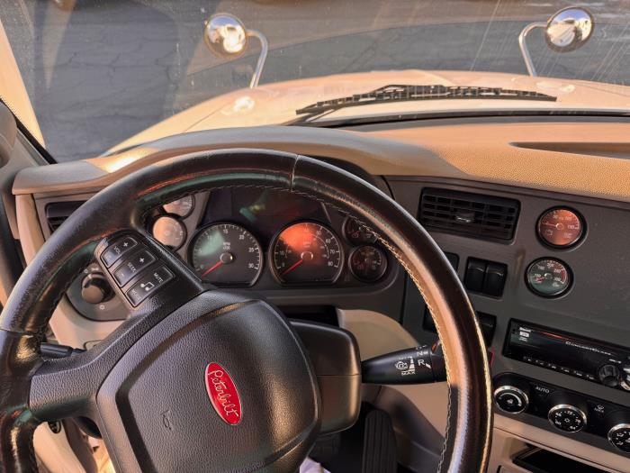 2019 Peterbilt 579-11