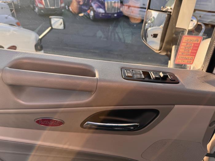 2019 Peterbilt 579-9