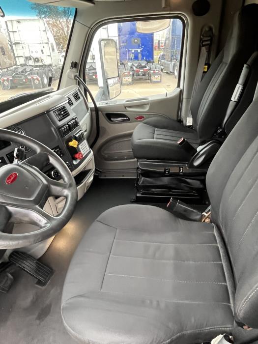 2022 Peterbilt 579-12