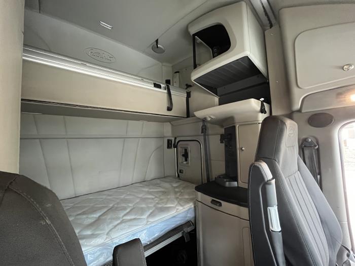 2022 Peterbilt 579-14