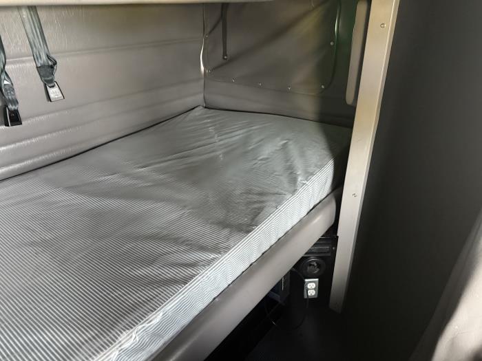 2022 Peterbilt 389-15