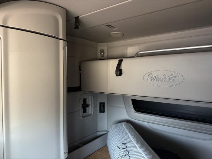 2022 Peterbilt 567-10