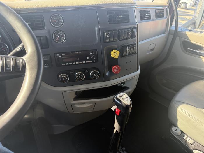 2022 Peterbilt 567-7