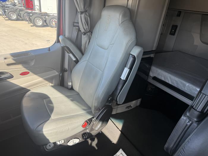 2022 Peterbilt 567-9