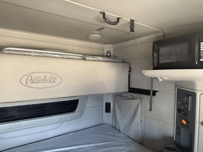 2022 Peterbilt 567-13