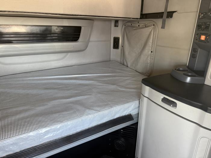 2022 Peterbilt 567-15