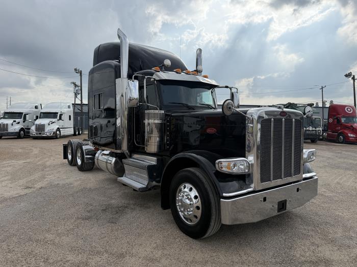 2022 Peterbilt 389-25