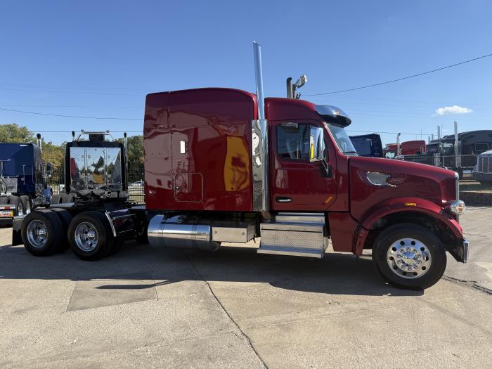 2022 Peterbilt 567-26