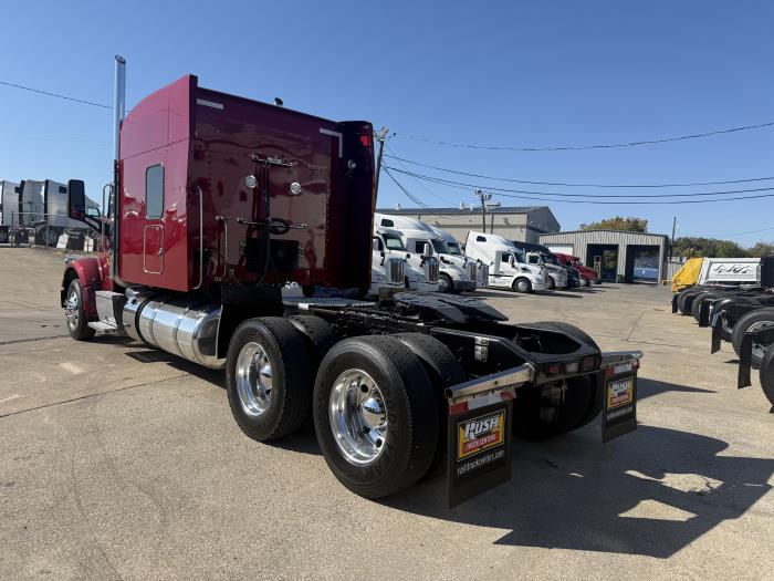 2022 Peterbilt 567-38