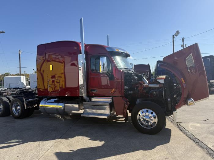 2022 Peterbilt 567-42