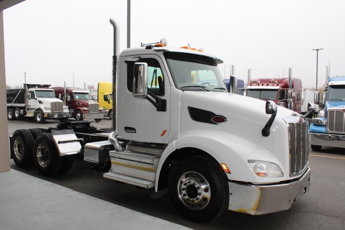 2020 Peterbilt 579-8