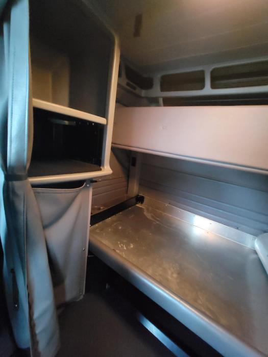 2022 Peterbilt 389-15