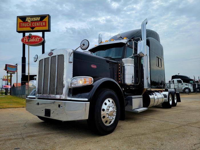 2022 Peterbilt 389-4