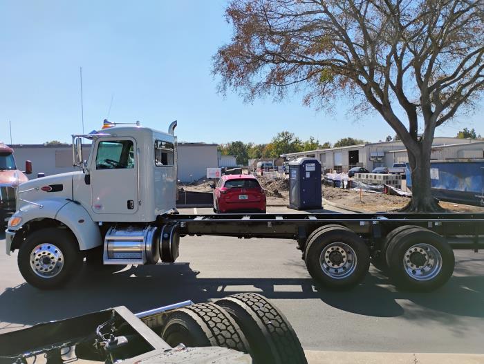 2020 Peterbilt 348 photo 4