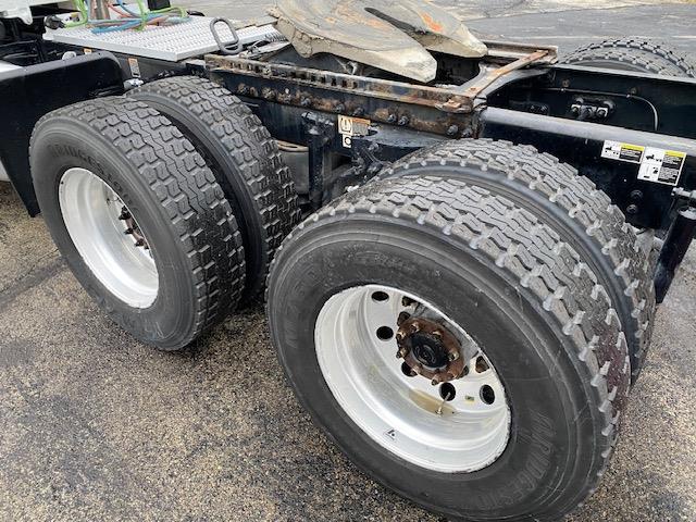 2022 Peterbilt 579-4