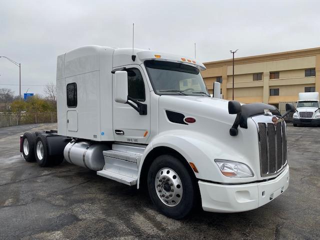 2022 Peterbilt 579-8