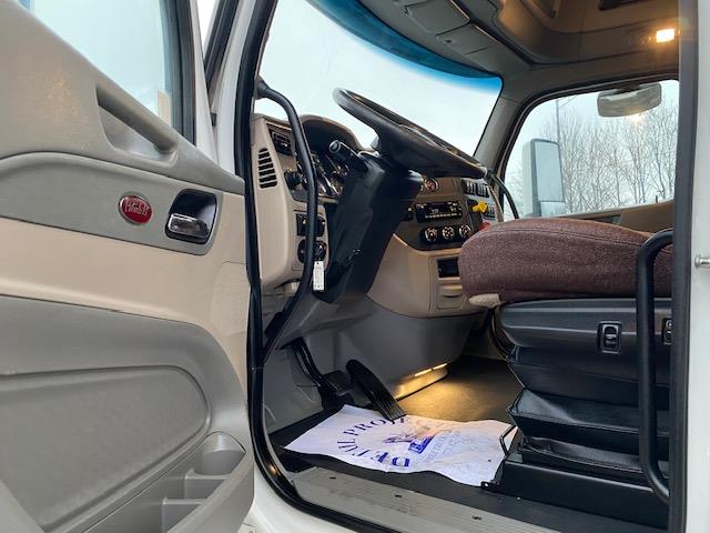 2022 Peterbilt 579-13