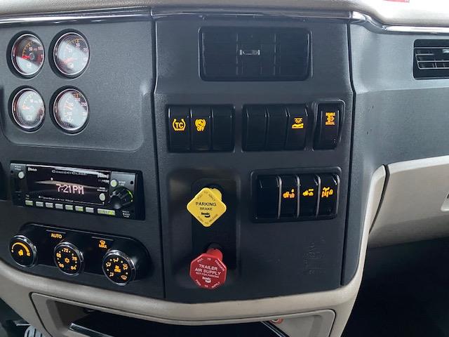 2022 Peterbilt 579-19