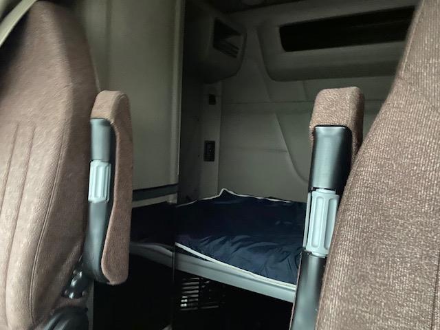 2022 Peterbilt 579-21