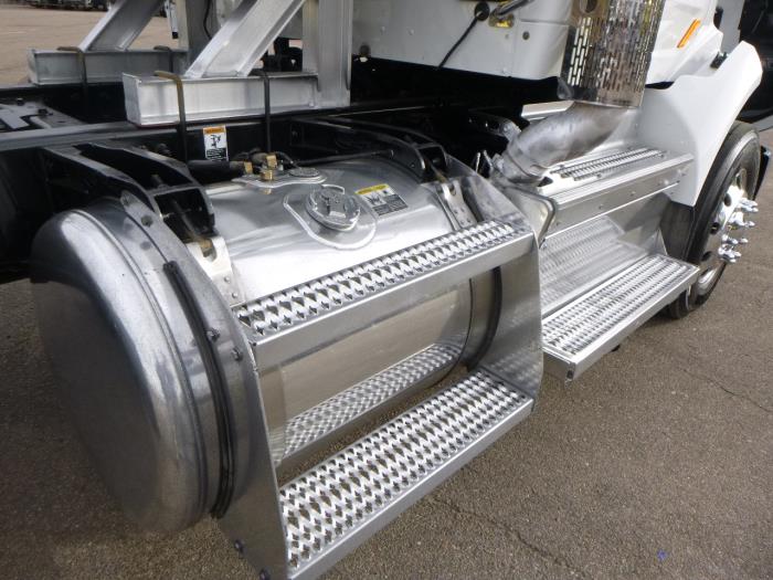 2019 Peterbilt 579-23