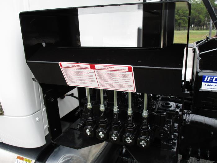 2026 Peterbilt 548-15