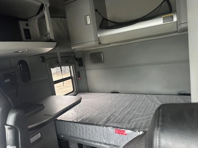 2021 Kenworth W990-7