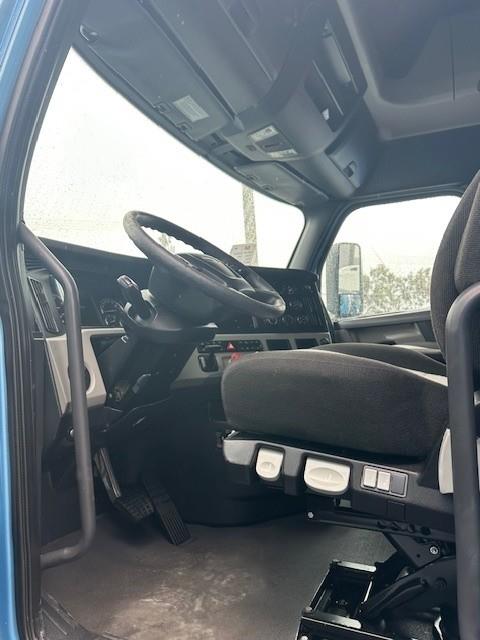 2021 Freightliner Cascadia-5