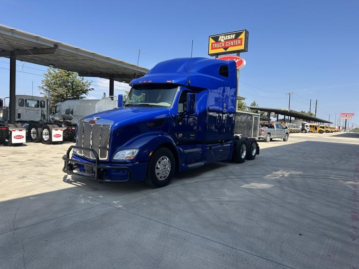 2022 Peterbilt 579-1
