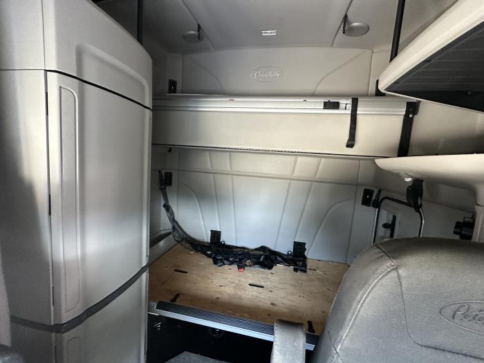 2022 Peterbilt 579-12