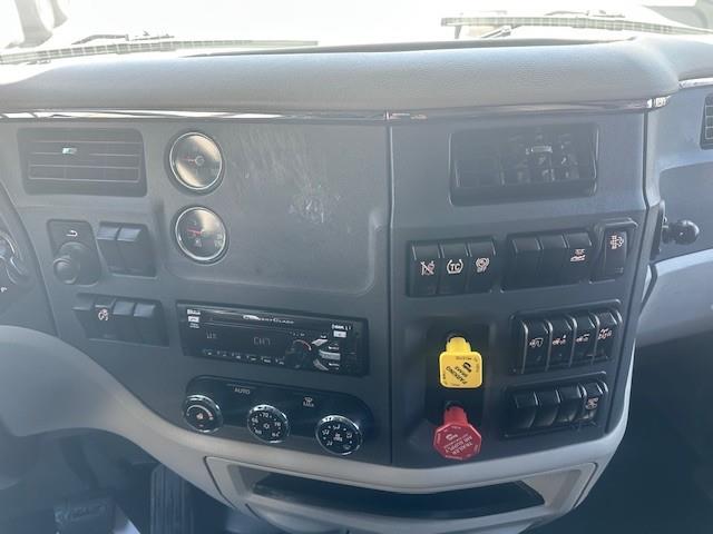 2021 Peterbilt 579-3