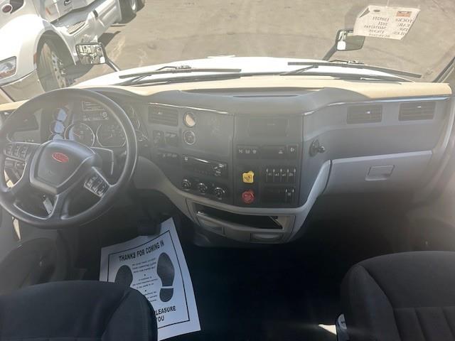 2021 Peterbilt 579-5