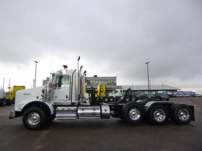 2014 Kenworth T800 photo 3