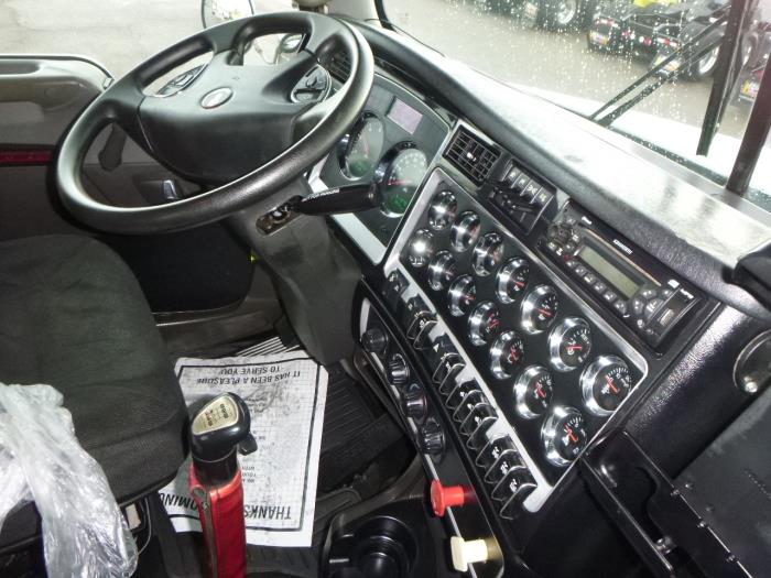 2014 Kenworth T800-16